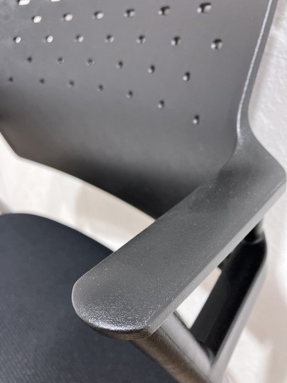 コクヨピエガチェア ネスティングチェア 商品画像3