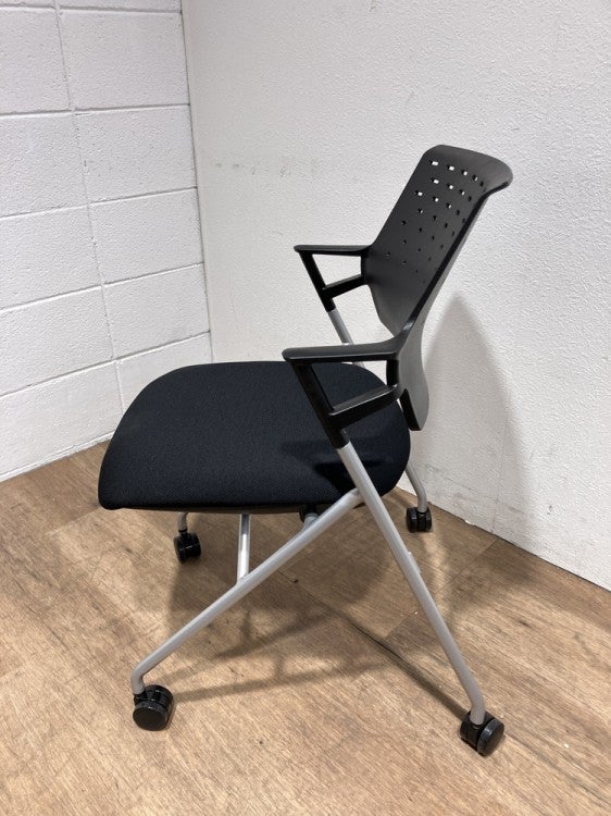 コクヨピエガチェア ネスティングチェア 商品画像6