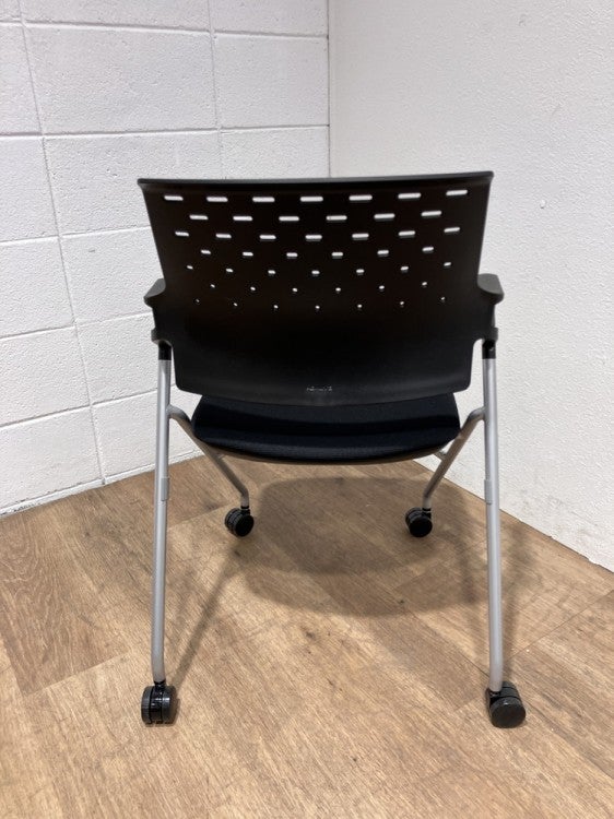 コクヨピエガチェア ネスティングチェア 商品画像7