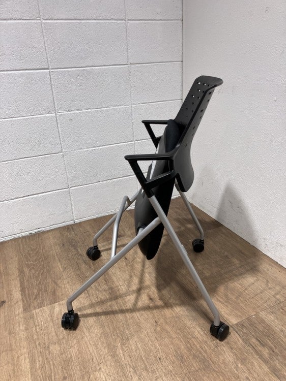 コクヨピエガチェア ネスティングチェア 商品画像9