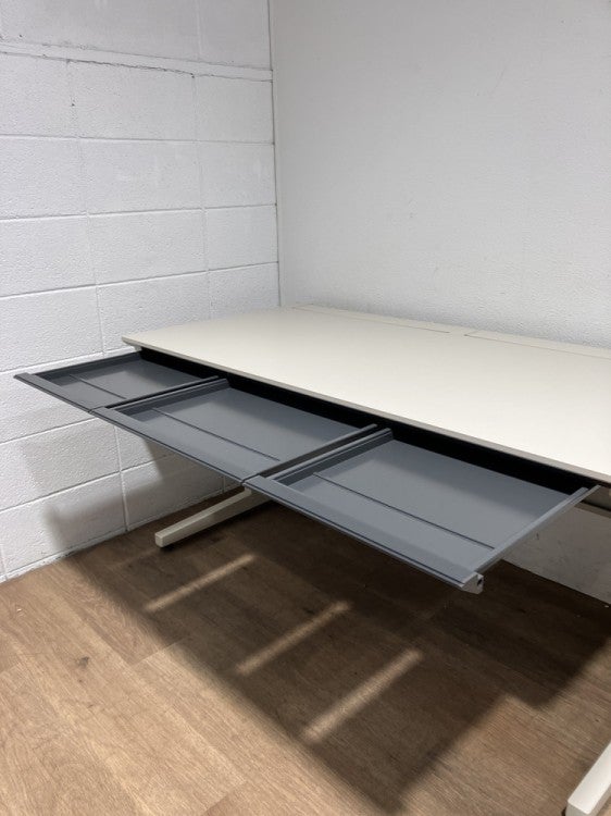 コクヨMXVシリーズ 1400平デスク 商品画像5