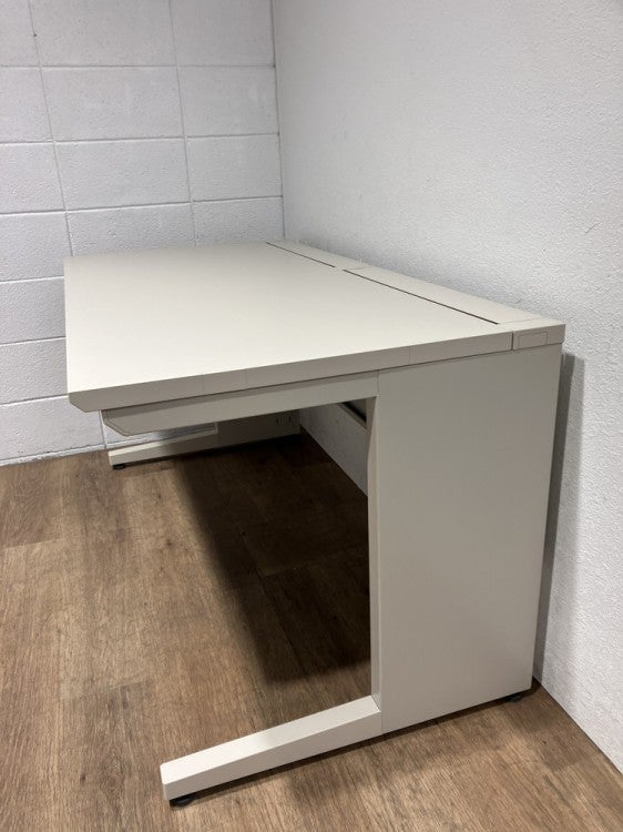 コクヨMXVシリーズ 1400平デスク 商品画像6