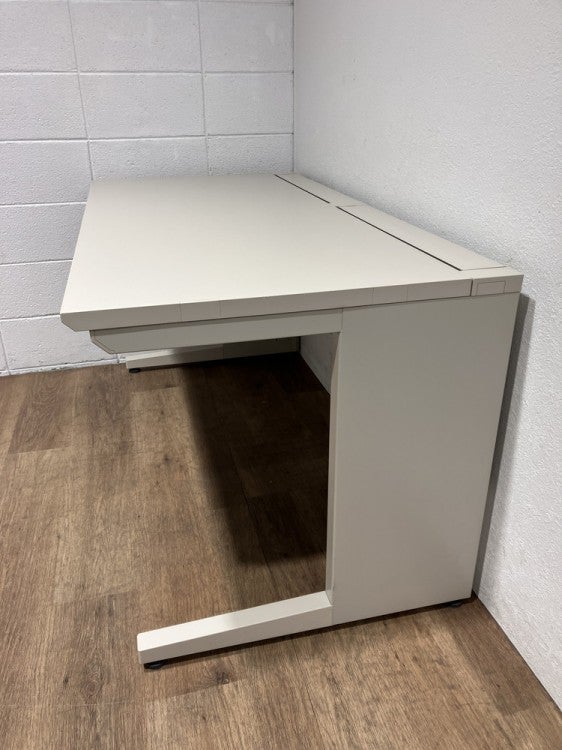 コクヨMXVシリーズ 1400平デスク 商品画像6