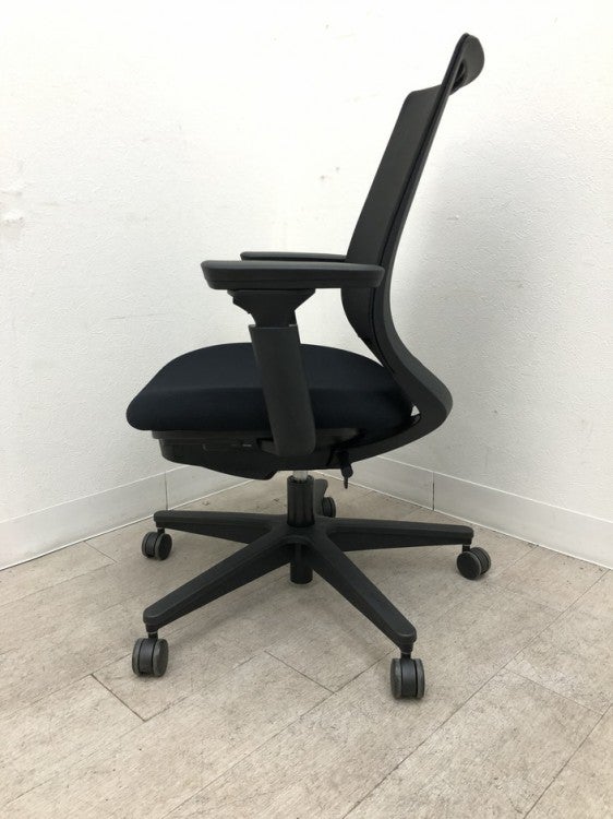 コクヨMitra2（ミトラ2）チェア 可動肘付ミトラ2チェア　 商品画像3