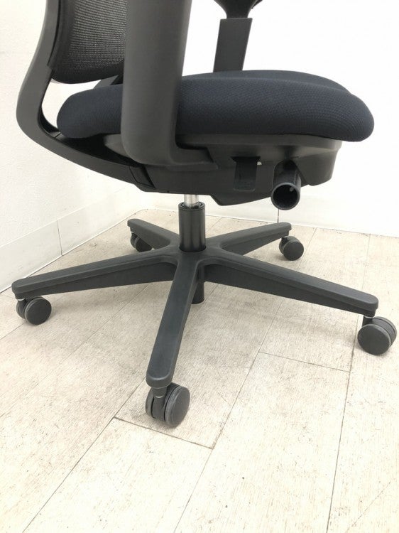 コクヨMitra2（ミトラ2）チェア 可動肘付ミトラ2チェア　 商品画像6