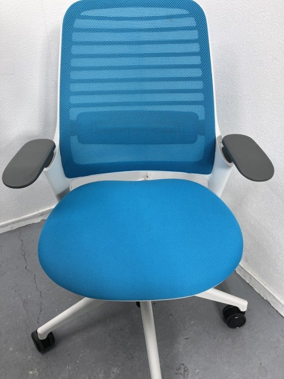 スチールケースSeries 1（シリーズ1）チェア 可動肘付シリーズ１チェア 商品画像7