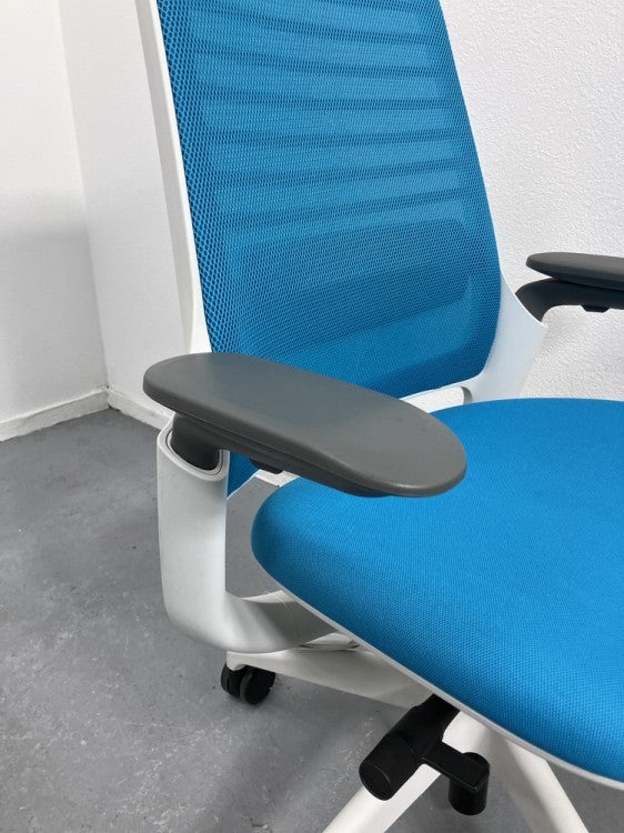 スチールケースSeries 1（シリーズ1）チェア 可動肘付シリーズ１チェア 商品画像9