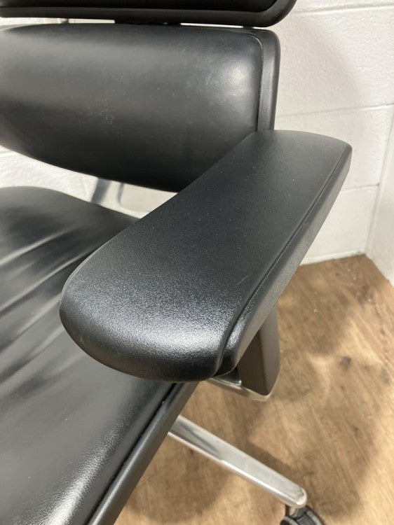 エルゴヒューマンベーシックシリーズ 可動肘付ベーシックチェア 商品画像5