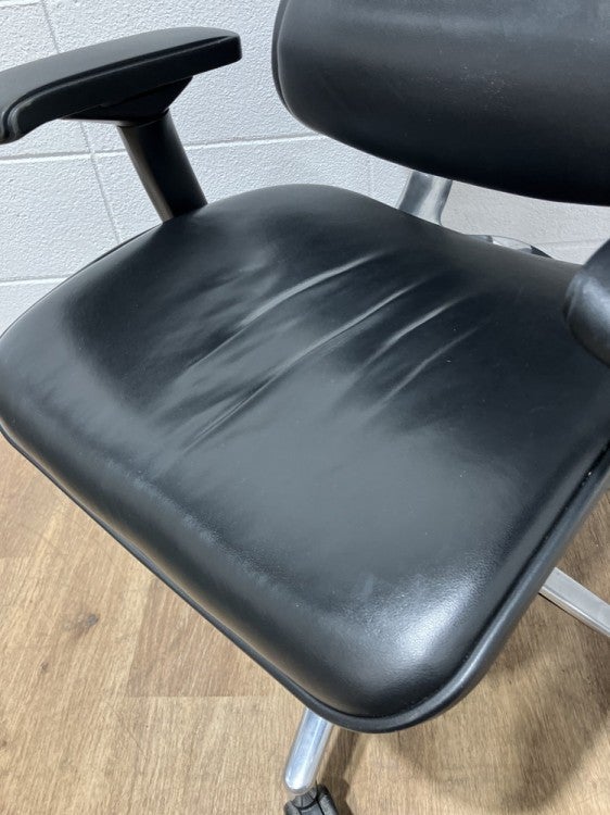 エルゴヒューマンベーシックシリーズ 可動肘付ベーシックチェア 商品画像6