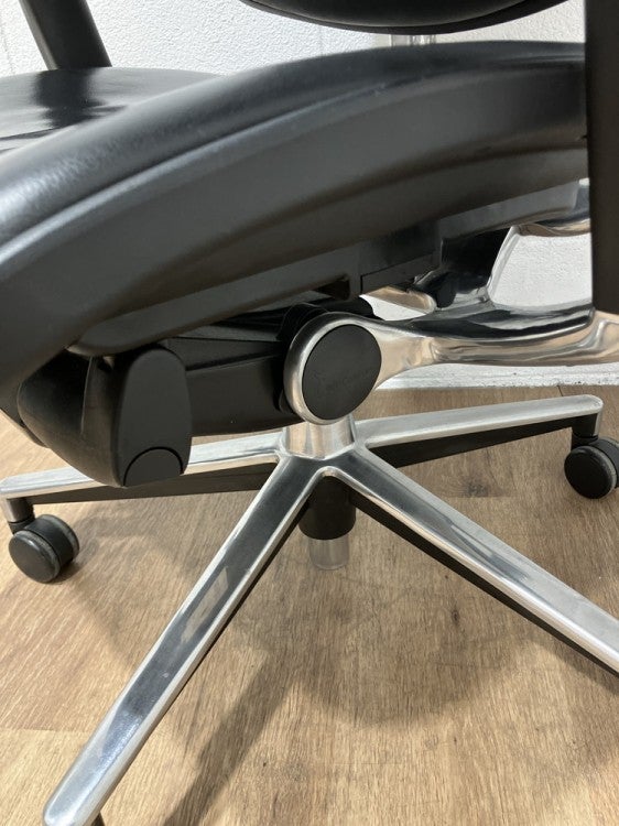 エルゴヒューマンベーシックシリーズ 可動肘付ベーシックチェア 商品画像15