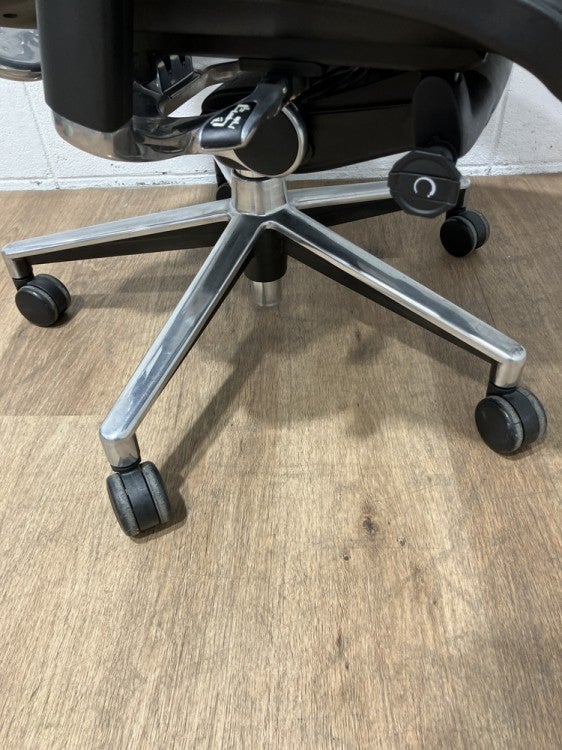 エルゴヒューマンベーシックシリーズ 可動肘付ベーシックチェア 商品画像17