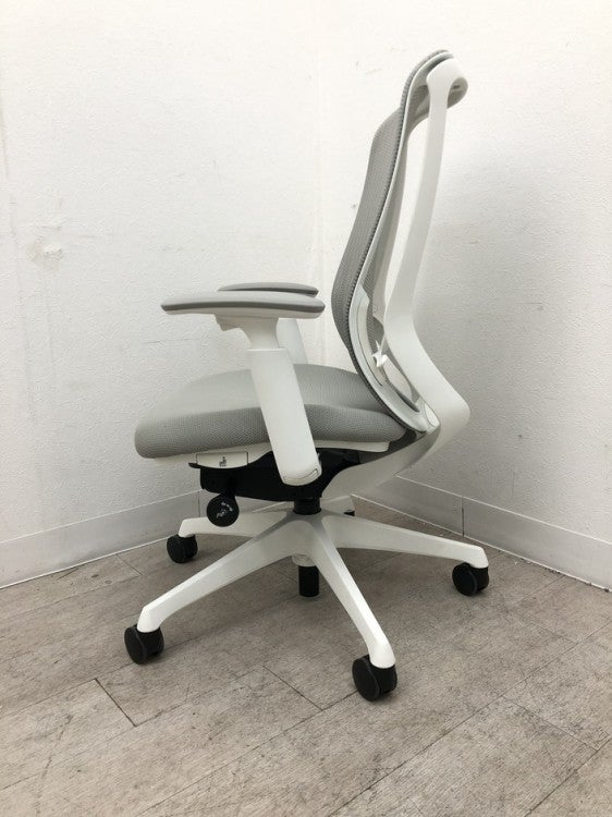 オカムラSylphy(シルフィー)チェア 可動肘付シルフィーチェア 商品画像3