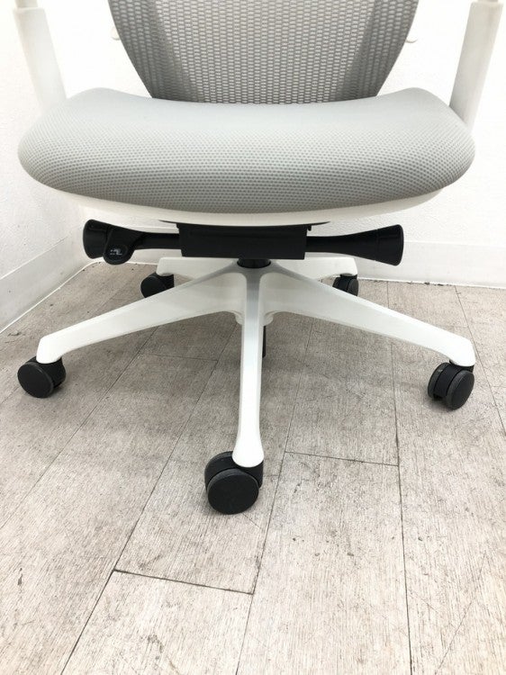 オカムラSylphy(シルフィー)チェア 可動肘付シルフィーチェア 商品画像13