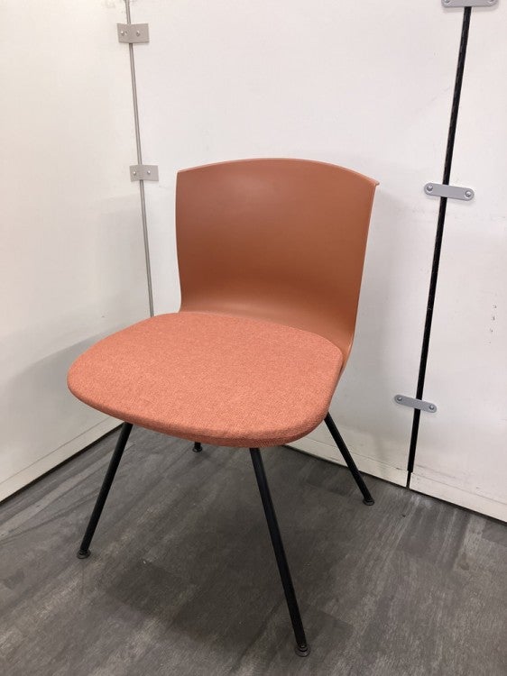 コクヨヘミングシリーズ ミーティングチェア 商品画像1