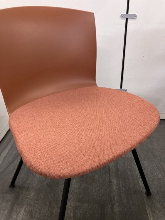 コクヨヘミングシリーズ ミーティングチェア 商品画像6