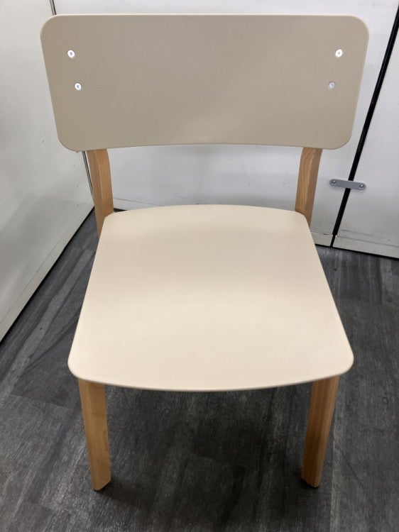 コクヨPlocka（プロッカ）シリーズ ミーティングチェア 商品画像6