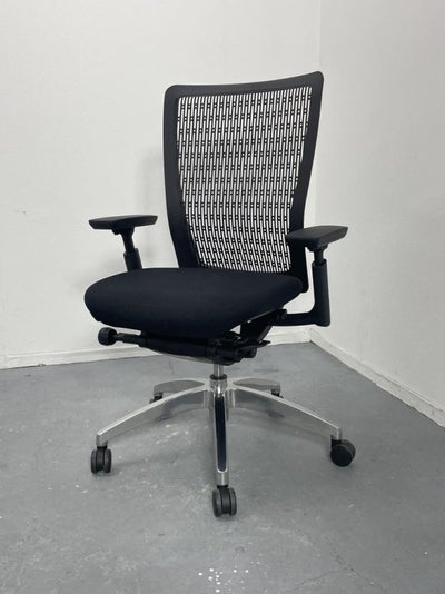 アイコR-5600シリーズ 肘付エグゼクティブチェア 商品画像1