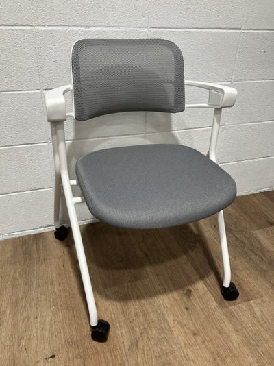 コクヨフレオリーシリーズ ネスティングチェア 商品画像1