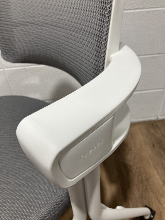 コクヨフレオリーシリーズ ネスティングチェア 商品画像5