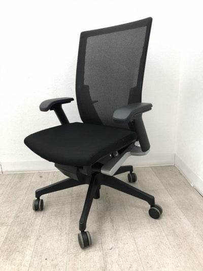 イトーキVento（ヴェント）シリーズ 可動肘付ヴェントチェア 商品画像1