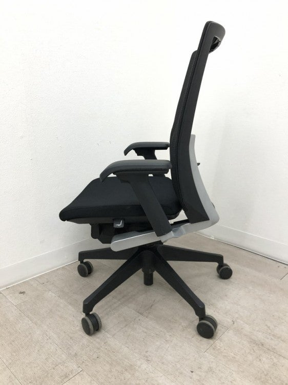 イトーキVento（ヴェント）シリーズ 可動肘付ヴェントチェア 商品画像3