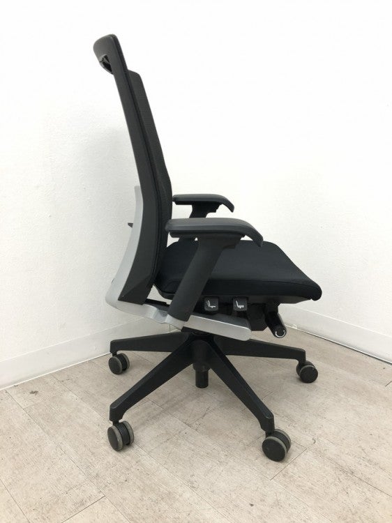 イトーキVento（ヴェント）シリーズ 可動肘付ヴェントチェア 商品画像5