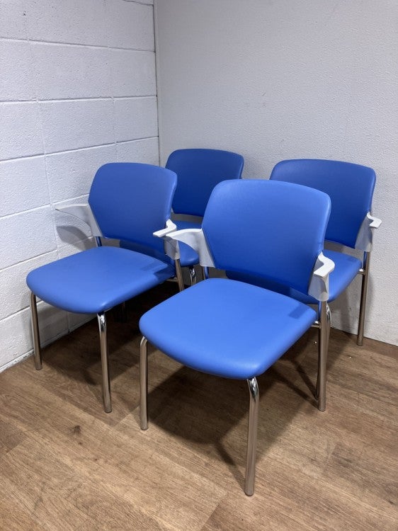 ライオンフルトシリーズ スタッキングチェア4脚セット 商品画像1