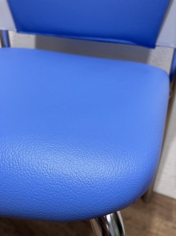 ライオンフルトシリーズ スタッキングチェア4脚セット 商品画像4