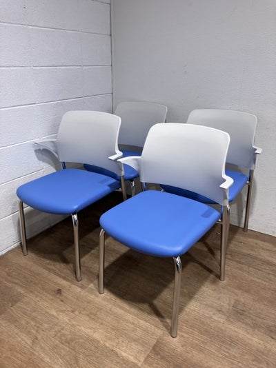 ライオンフルトシリーズ スタッキングチェア4脚セット 商品画像1