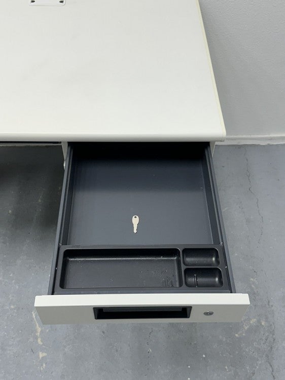 プラスフラットラインシリーズ 1000片袖デスク 商品画像6