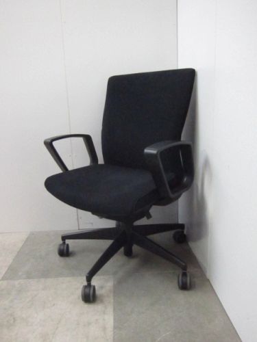 コクヨPUNTO(プント)チェア 肘付きプントチェア 商品画像1