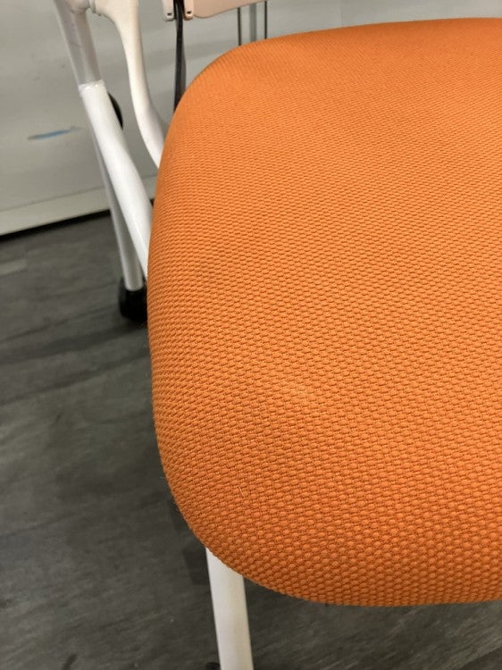 イトーキイプサシリーズ ネスティングチェア2脚セット 商品画像6