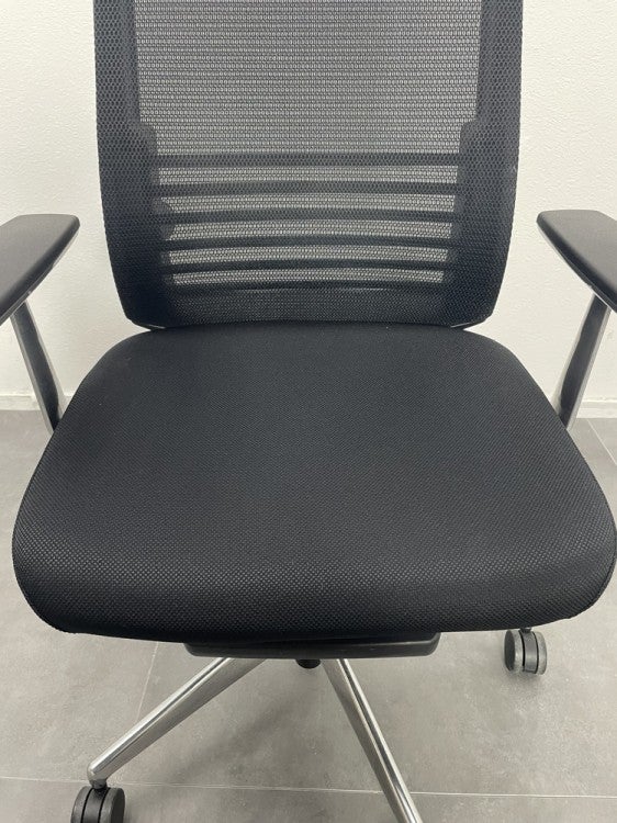 コクヨBezel(ベゼル)チェア 肘付ベゼルチェア 商品画像4