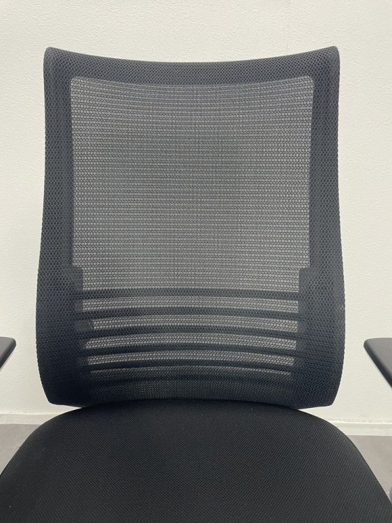 コクヨBezel(ベゼル)チェア 肘付ベゼルチェア 商品画像5