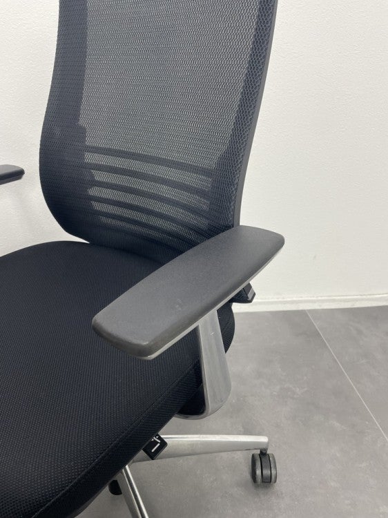 コクヨBezel(ベゼル)チェア 肘付ベゼルチェア 商品画像6