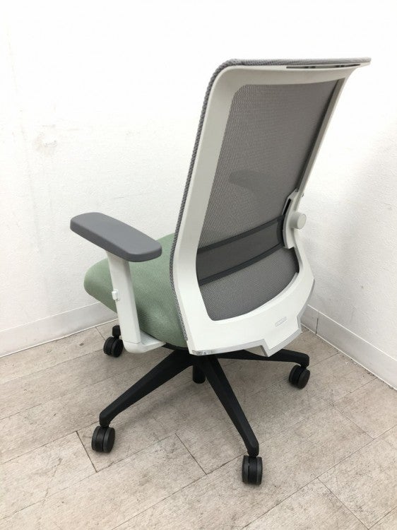 コクヨEN2(イーエヌツー)チェア 可動肘付EN2チェア 商品画像10