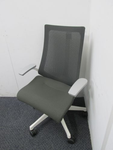 イトーキAct(アクトチェア)シリーズ 肘付きアクトチェア 商品画像2