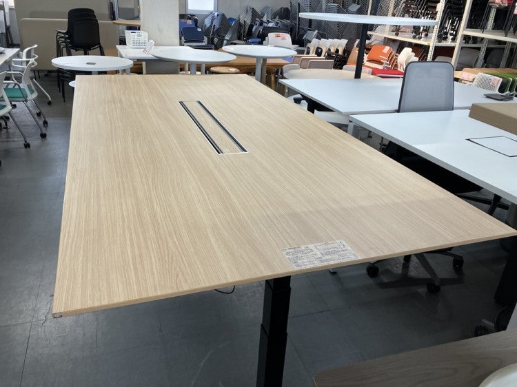 コクヨ電動昇降テーブル 商品画像2