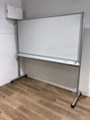 オカムラ1800脚付ホワイトボード 商品画像1