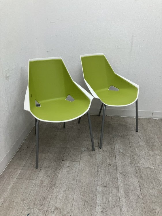 イトーキACTIU DI Chair スタッキングチェア2脚セット 商品画像1