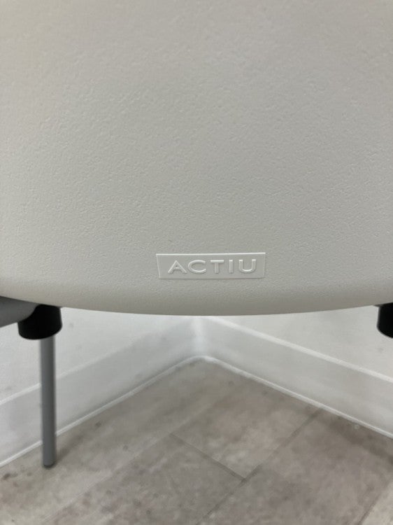 イトーキACTIU DI Chair スタッキングチェア2脚セット 商品画像8