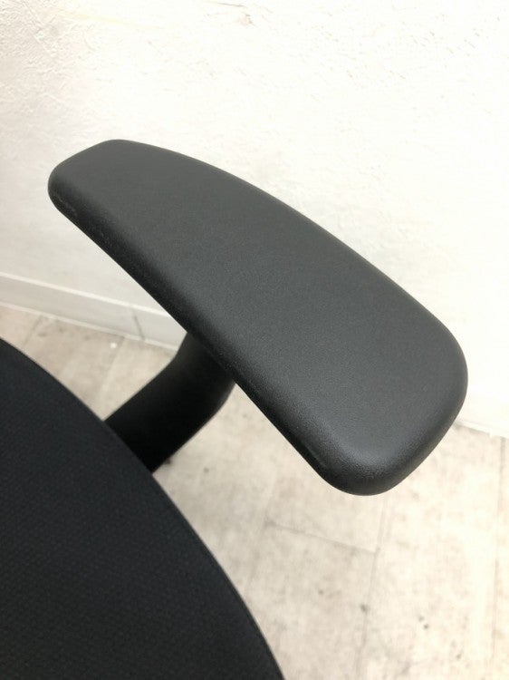 コクヨing(イング)チェア 固定肘付イングチェア 商品画像9