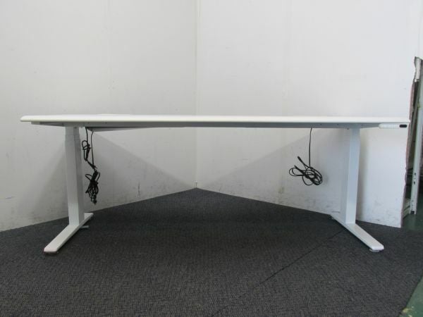オカムラ電動昇降式1750平デスク 商品画像4