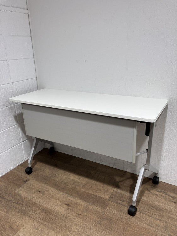 コクヨ1200平行スタックテーブル 商品画像1