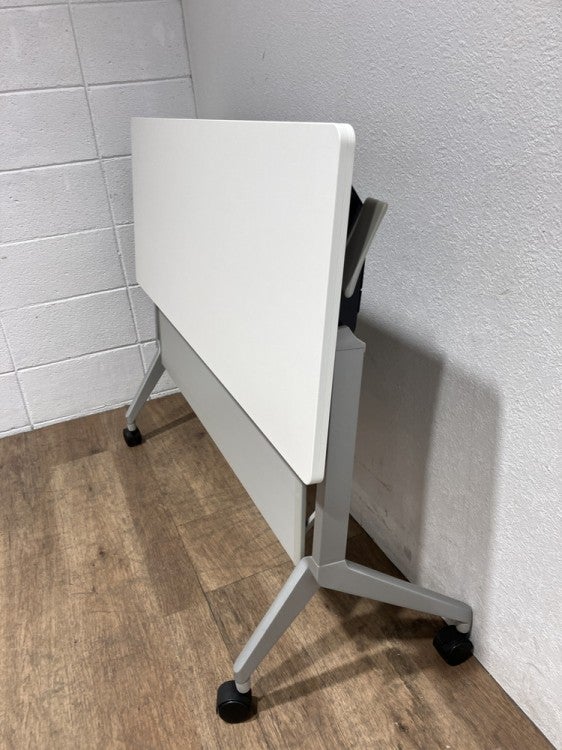 コクヨ1200平行スタックテーブル 商品画像6