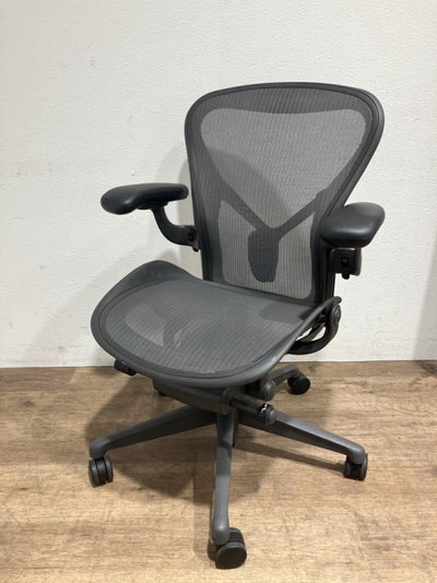 HermanMiller（ハーマンミラー）アーロンチェア 可動肘付アーロンチェア 商品画像1