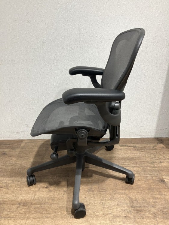 HermanMiller（ハーマンミラー）アーロンチェア 可動肘付アーロンチェア 商品画像3