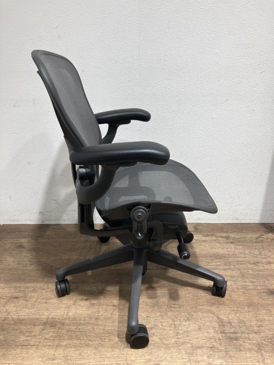 HermanMiller（ハーマンミラー）アーロンチェア 可動肘付アーロンチェア 商品画像5