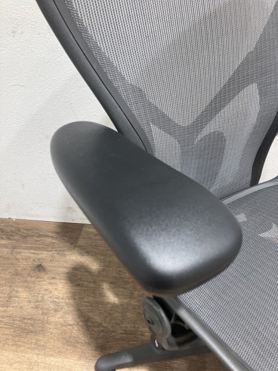HermanMiller（ハーマンミラー）アーロンチェア 可動肘付アーロンチェア 商品画像10