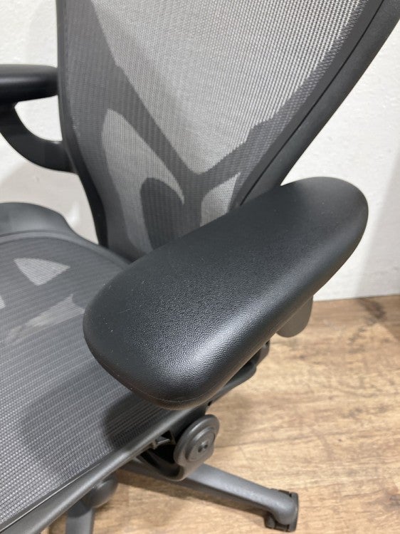 HermanMiller（ハーマンミラー）アーロンチェア 可動肘付アーロンチェア 商品画像11